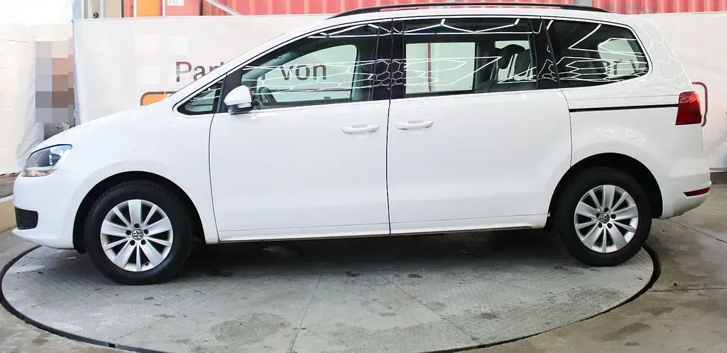 Gebraucht VW Sharan 140 PS (102 kW) 2011 Candyweiss Van / Kleinbus