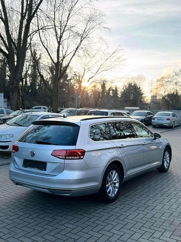 Gebraucht VW Passat 150 PS (110 kW) 2018 Grau Kombi
