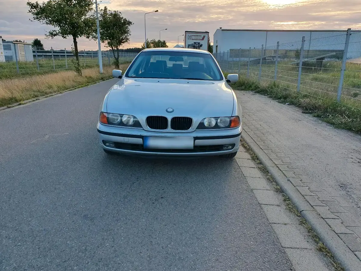Używany BMW 530 184 KM (135 kW) 2000 Srebrny Sedan/Limuzyna