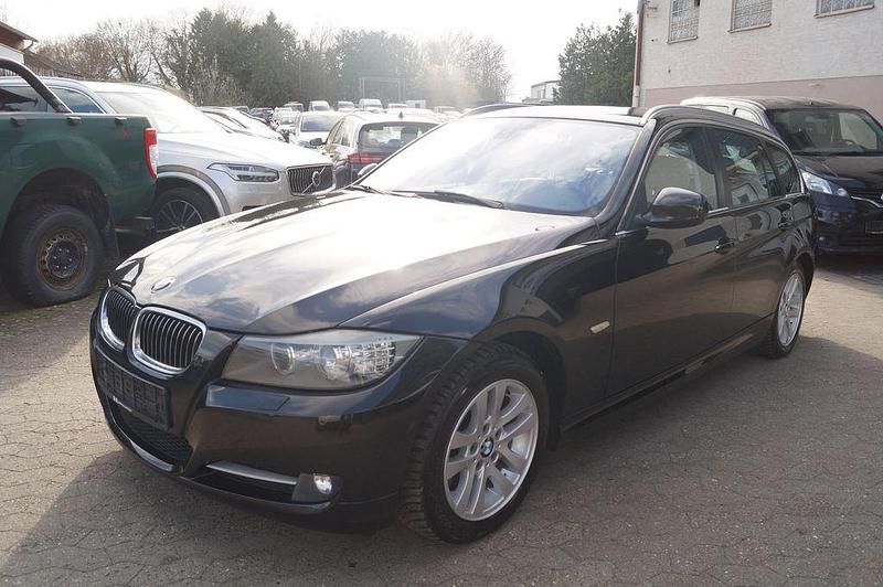 Gebraucht BMW 320 Exclusive 184 PS (135 kW) 2011 Schwarz Kombi