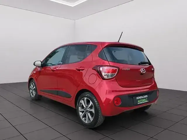 Gebraucht Hyundai i10 Passion 87 PS (63 kW) 2018 Rot Kleinwagen