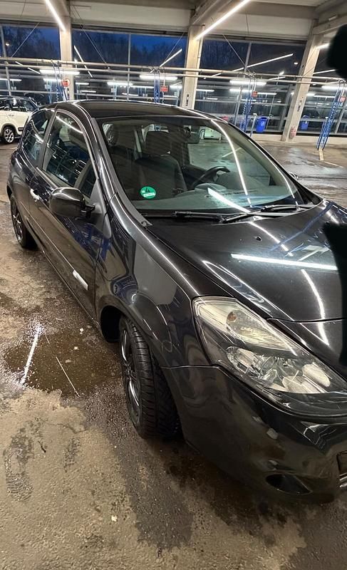Gebraucht Renault Clio III 75 PS (55 kW) 2010 Schwarz Kleinwagen