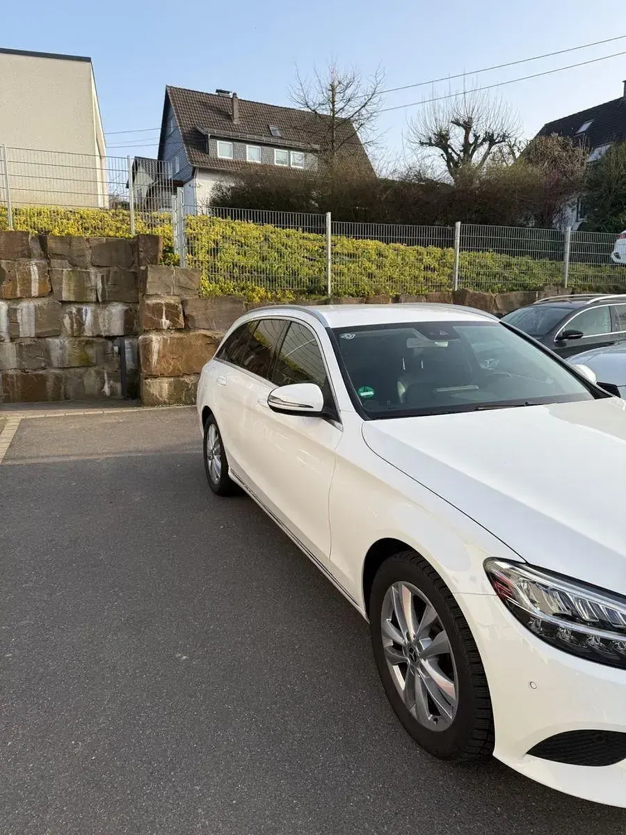 Gebraucht Mercedes C180 Avantgarde 156 PS (114 kW) 2018 Weiß Kombi
