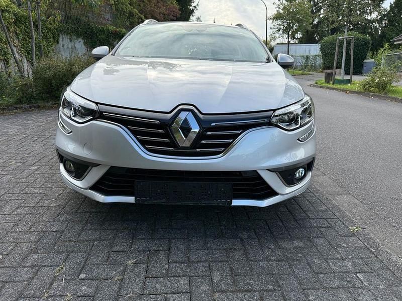 Silber Gebraucht 2019 Renault Mégane IV LIMITED Limousine | 14.500 € (Fairer Preis) - Bild 1/4