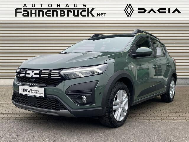 Second-hand Dacia Sandero Expression 101 CP (74 kW) 2024 Verde Hatchback