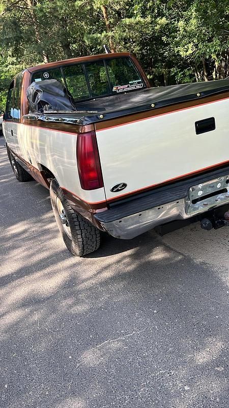 Braun Gebraucht 1994 Chevrolet 2500 SUV | 26.500 € - Bild 1/3