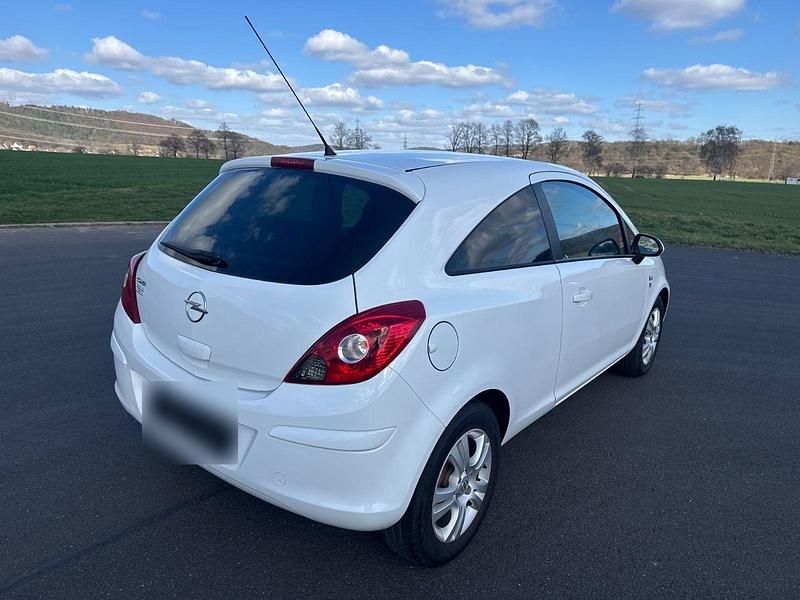 Gebraucht Opel Corsa 101 PS (74 kW) 2010 Weiß Kleinwagen