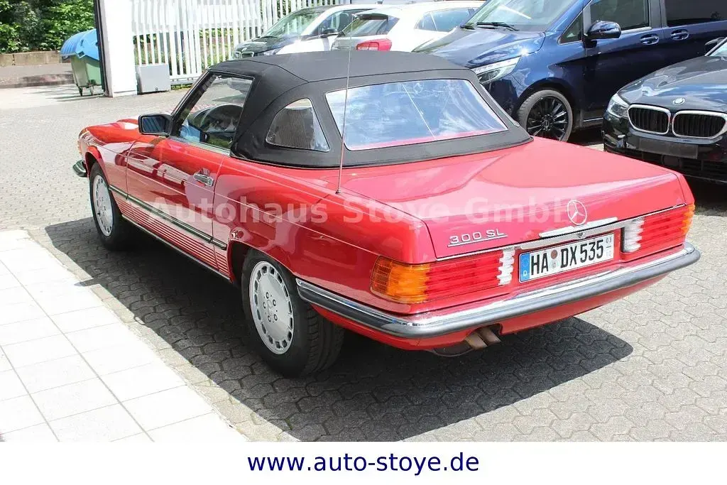 Gebraucht Mercedes SL300 179 PS (131 kW) 1986 Rot Cabrio