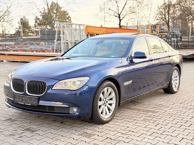 Tiefseeblau metallic Gebraucht 2010 BMW 730 Limousine | 8.999 € (Fairer Preis) - Bild 1/4
