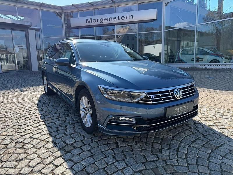 Gebraucht VW Passat Comfortline 150 PS (110 kW) 2018 Blau Kombi