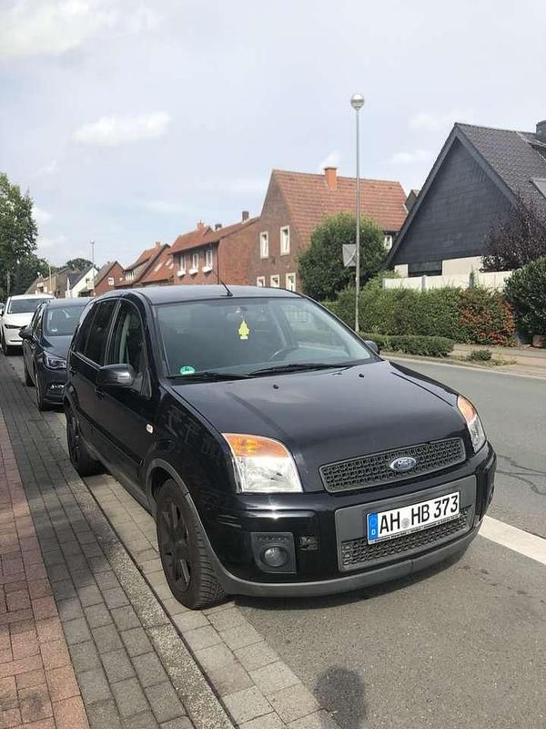 Schwarz Gebraucht 2009 Ford Fusion Van / Kleinbus | 2.800 € (Guter Preis) - Bild 1/4