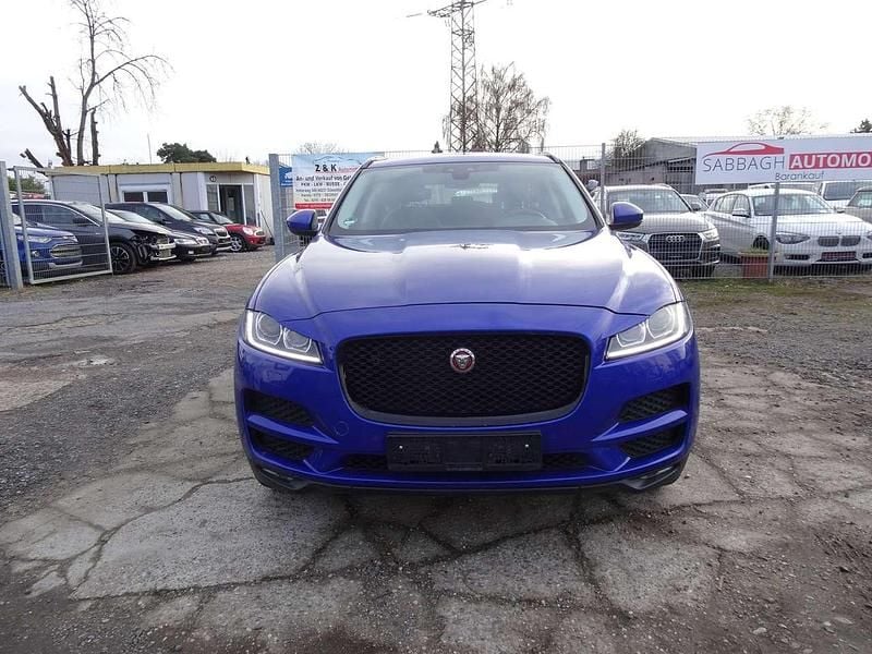 Gebraucht Jaguar F-Pace Prestige 179 PS (131 kW) 2018 Caesium blue SUV