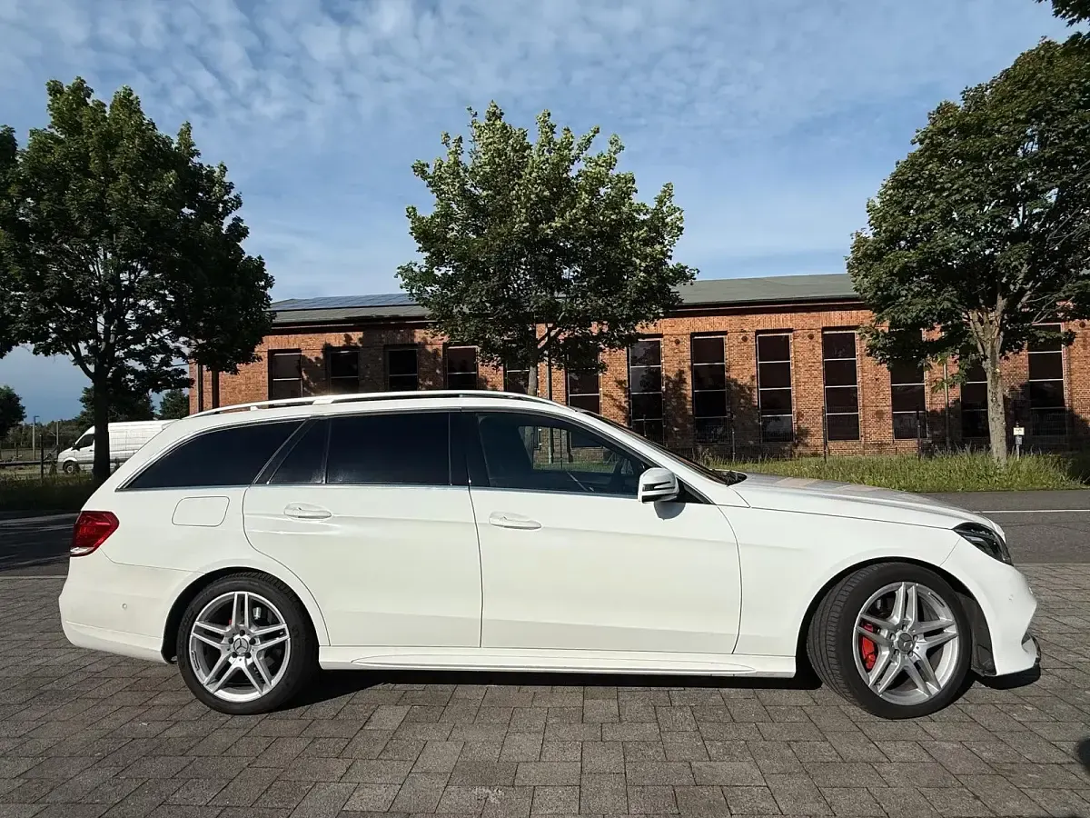 Gebraucht Mercedes E250 AMG line 204 PS (150 kW) 2013 Weiß Kombi