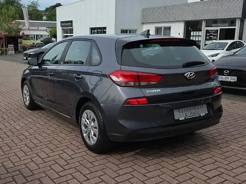 Gebraucht Hyundai i30 99 PS (72 kW) 2020 Grau Limousine