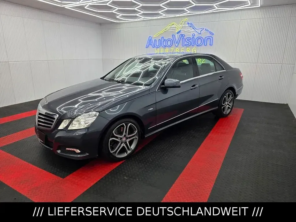 Gebraucht Mercedes E250 Avantgarde 204 PS (150 kW) 2009 Grau Limousine