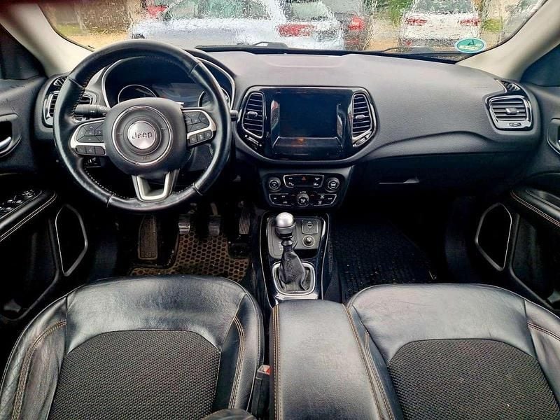 Gebraucht Jeep Compass Limited 140 PS (102 kW) 2018 Schwarz SUV