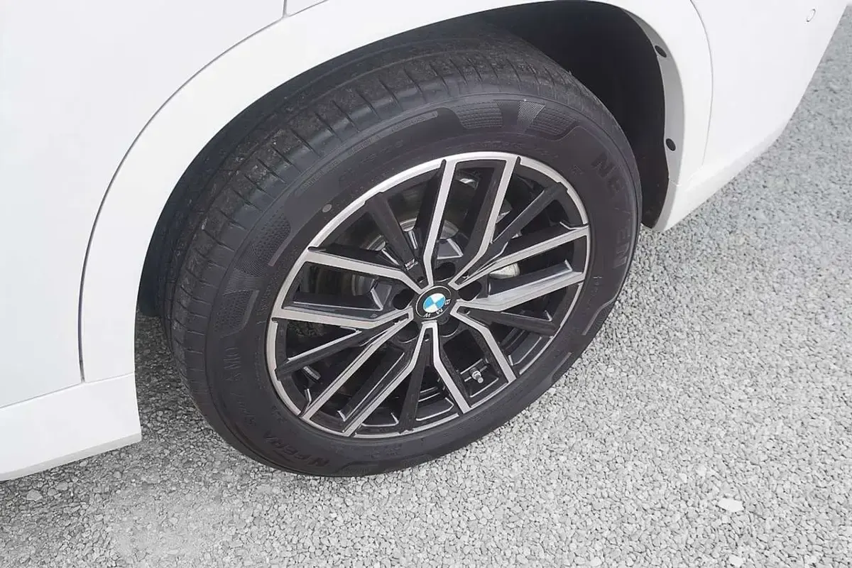 Gebraucht BMW X1 M Sport 218 PS (160 kW) 2025 Alpinweiß uni SUV