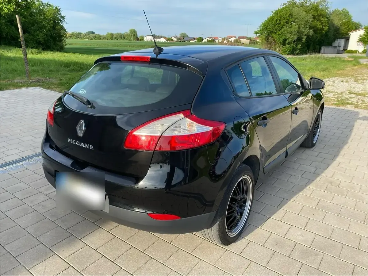 Gebraucht Renault Mégane III 101 PS (74 kW) 2012 Schwarz Kleinwagen