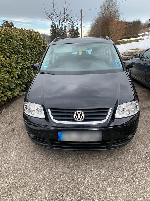 Schwarz Gebraucht 2006 VW Touran Van / Kleinbus | 900 € - Bild 1/4