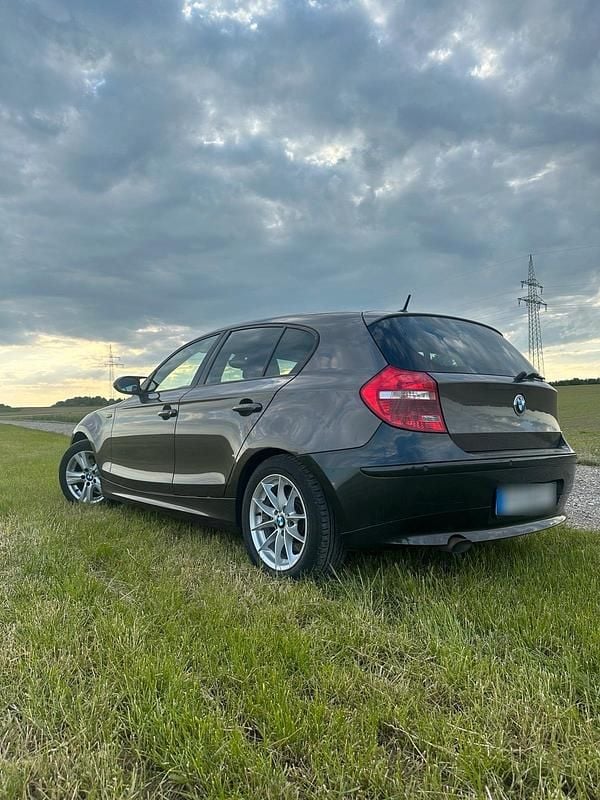 Gebraucht BMW 118 143 PS (105 kW) 2008 Braun Kleinwagen