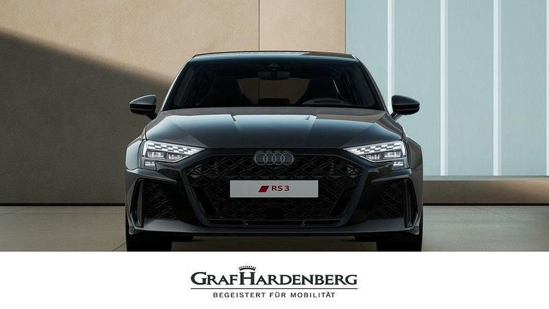 Grau Neu 2025 Audi RS3 Sportback Kleinwagen | 73.312 € (Etwas zu teuer) - Bild 1/4