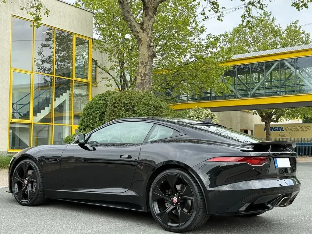 Gebraucht Jaguar F-Type R-Dynamic 300 PS (220 kW) 2021 Schwarz Coupé