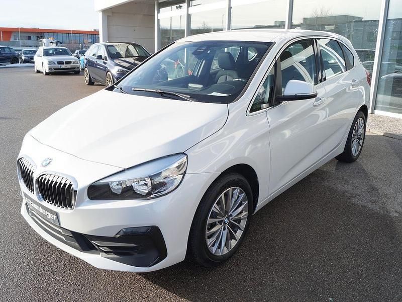 Gebraucht BMW 218 Active Tourer Advantage 150 PS (110 kW) 2019 Weiß Van / Kleinbus