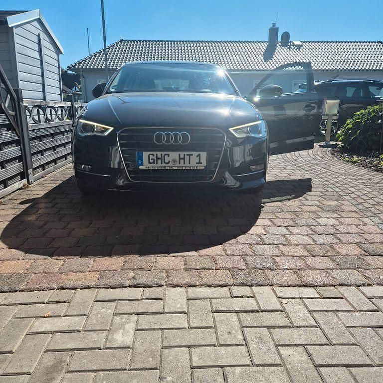 Schwarz Gebraucht 2016 Audi A3 Sportback Limousine | 11.500 € (Guter Preis) - Bild 1/4
