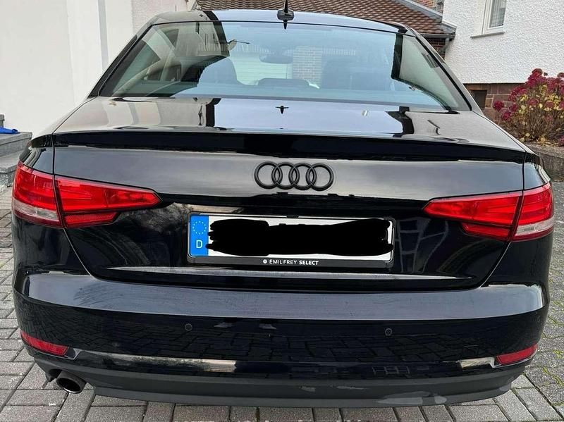 Gebraucht Audi A4 150 PS (110 kW) 2018 Schwarz Limousine