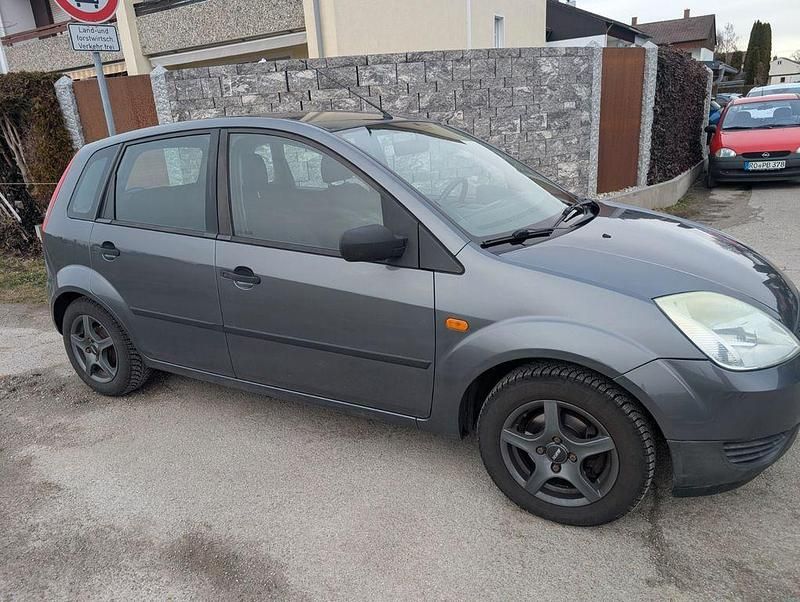 Gebraucht Ford Fiesta Trend 75 PS (55 kW) 2003 Grau Kleinwagen