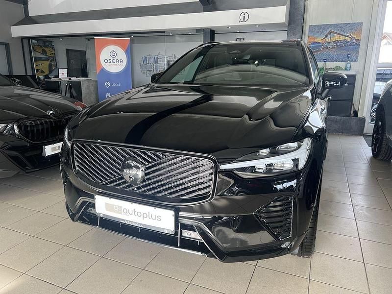 Neu Volvo XC60 Plus 398 PS (292 kW) 2025 Onyx black SUV
