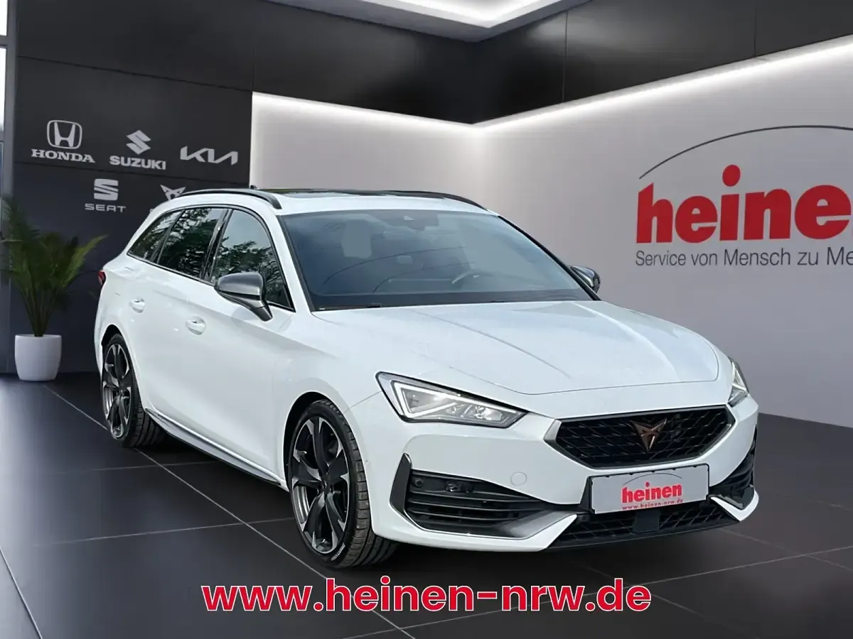 Usata Cupra Leon 310 CV (228 kW) 2024 Nevada wei Berlina