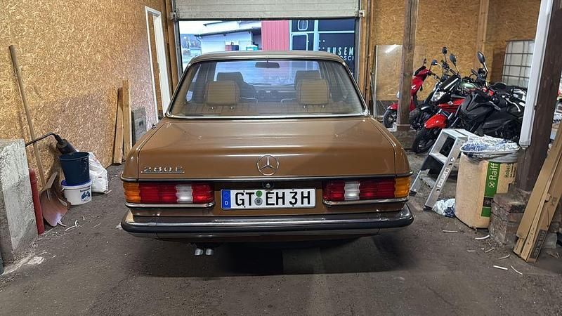 Gebraucht Mercedes E280 185 PS (136 kW) 1981 Braun Limousine