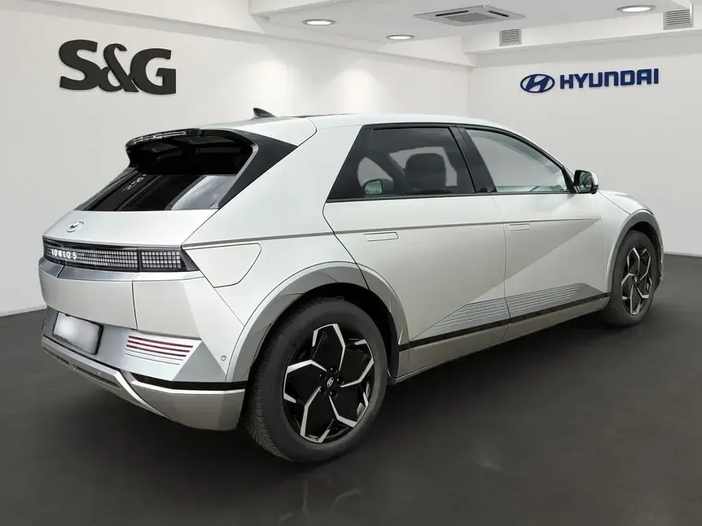 Gebraucht Hyundai Ioniq 125 kW (170 PS) 2024 Gold Kleinwagen
