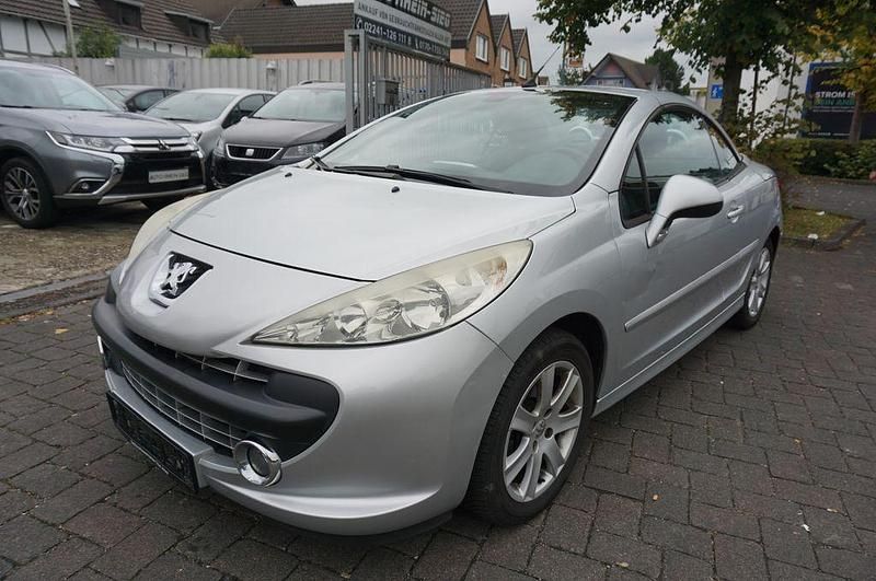 Grau Gebraucht 2008 Peugeot 207 CC Sport Cabrio | 1.990 € (Fairer Preis) - Bild 1/4