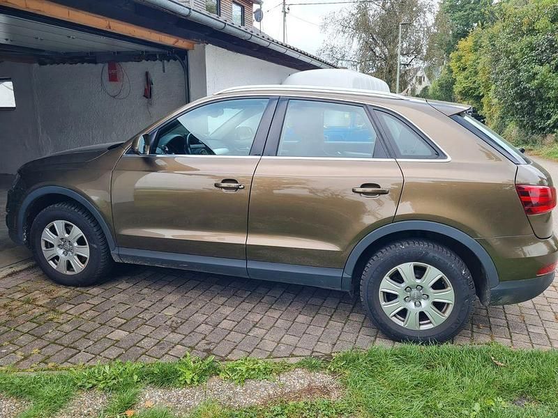 Braun Gebraucht 2013 Audi Q3 SUV | 11.800 € (Guter Preis) - Bild 1/4