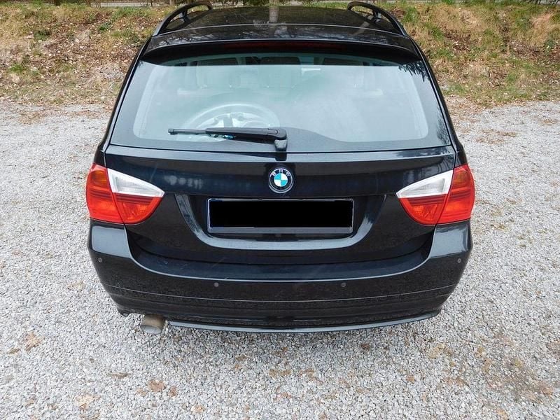 Gebraucht BMW 320 163 PS (119 kW) 2006 Schwarz Kombi