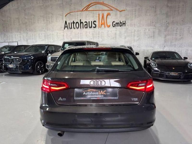 Gebraucht Audi A3 Ambiente 105 PS (77 kW) 2014 Braun Limousine