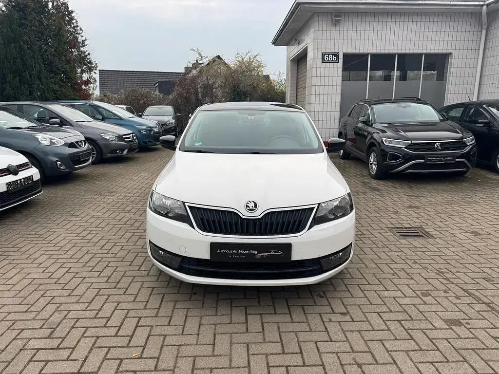 Gebraucht Skoda Rapid Active 105 PS (77 kW) 2014 Weiß Kleinwagen