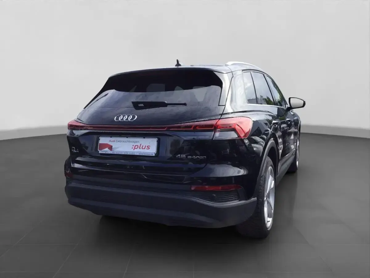 Gebraucht Audi Q4 e-tron Ambiente 210 kW (286 PS) 2025 Mythosschwarz metallic SUV
