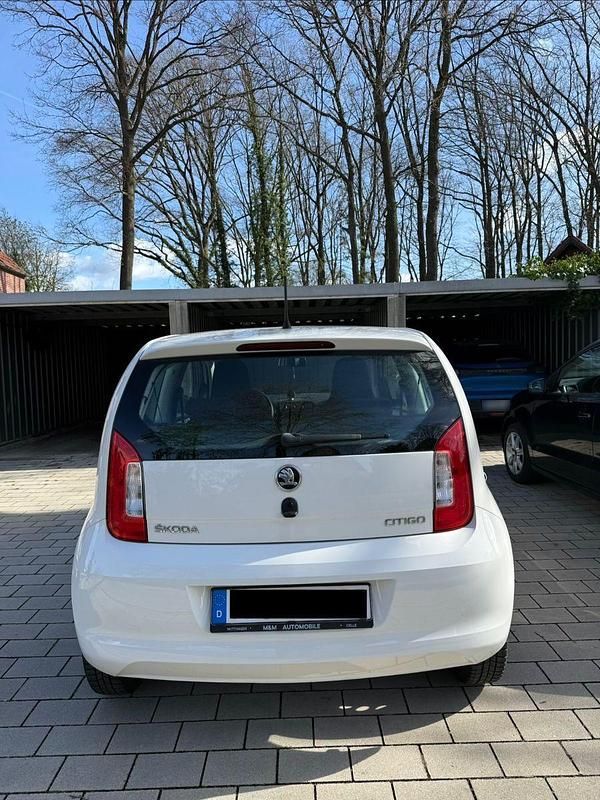 Gebraucht Skoda Citigo Active 60 PS (44 kW) 2018 Weiß Kleinwagen