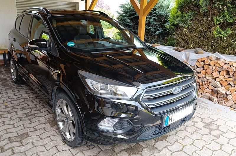 Schwarz Gebraucht 2018 Ford Kuga ST-Line SUV | 13.499 € (Fairer Preis) - Bild 1/4