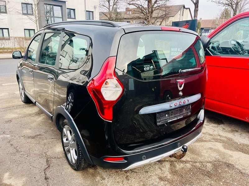 Gebraucht Dacia Lodgy Stepway 116 PS (85 kW) 2016 Schwarz Van / Kleinbus