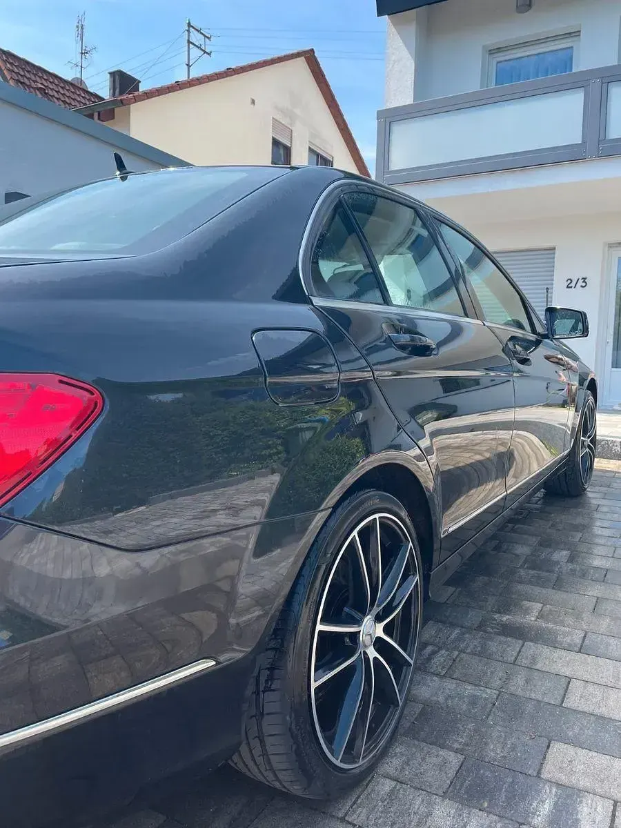 Gebraucht Mercedes C180 Avantgarde 156 PS (114 kW) 2012 Schwarz Limousine