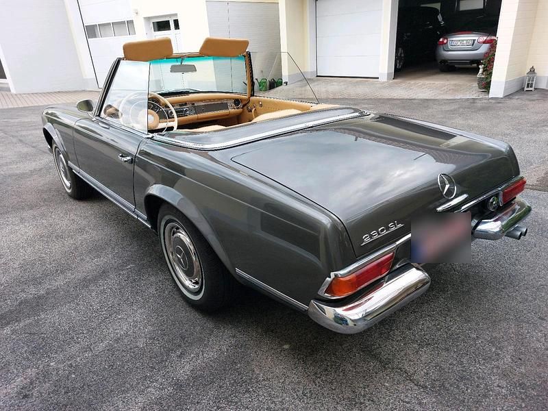 Gebraucht Mercedes 230 150 PS (110 kW) 1966 Grau Cabrio