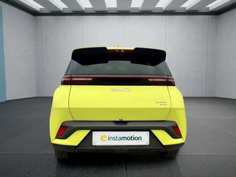 Uusi BYD Dolphin Comfort 114 kW (156 HP) 2025 Musta Viistoperä