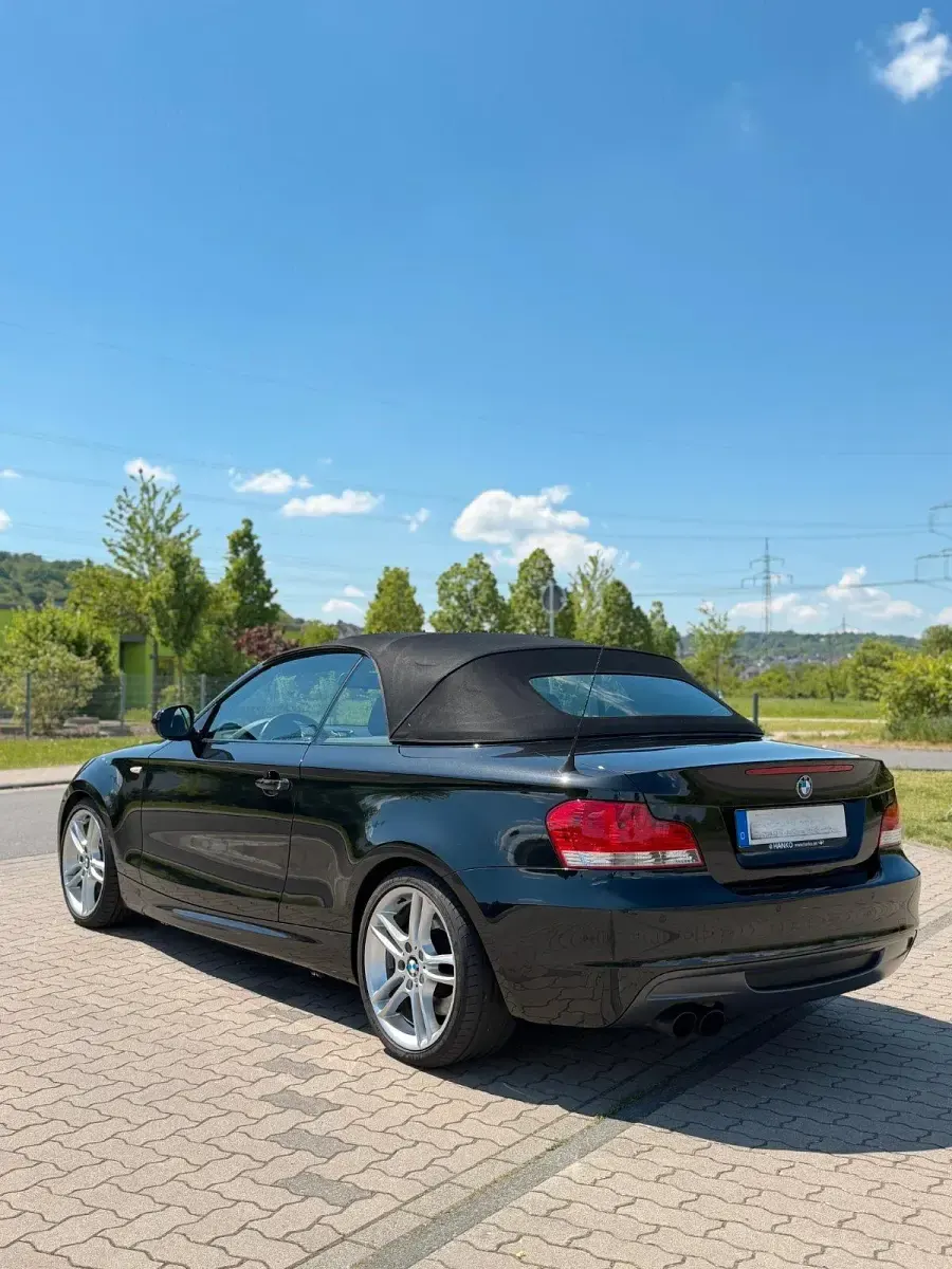 Gebraucht BMW 135 Cabriolet Advantage 306 PS (225 kW) 2009 Schwarz Cabrio