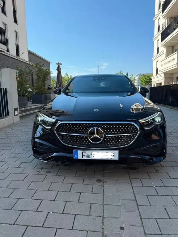 Gebraucht Mercedes E200 Advanced 204 PS (150 kW) 2025 Schwarz Limousine