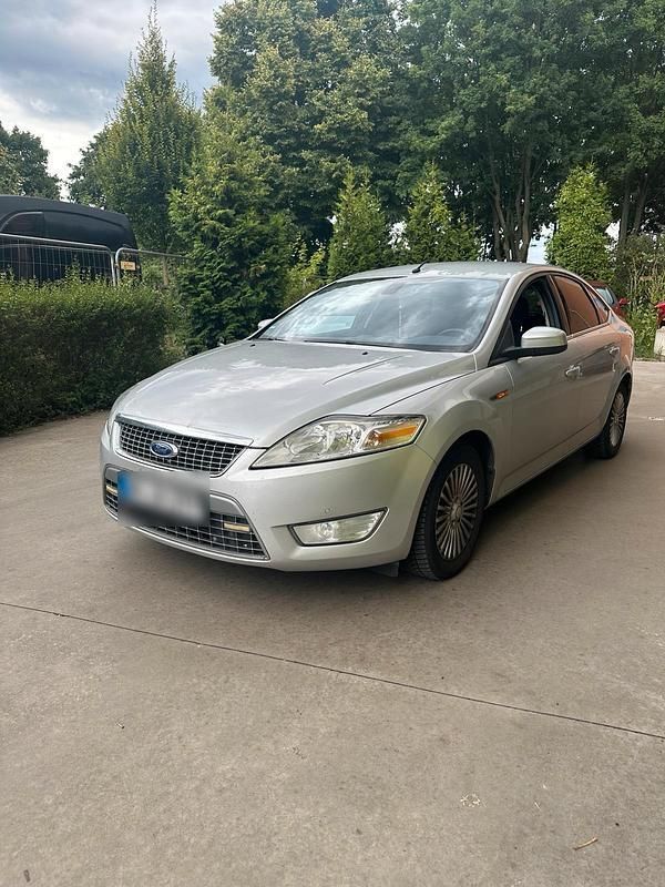 Grau Gebraucht 2010 Ford Mondeo Titanium Limousine | 900 € (Superpreis) - Bild 1/4
