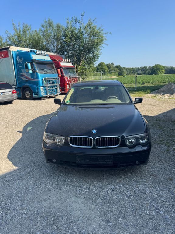 Schwarz Gebraucht 2002 BMW 735 Limousine | 3.450 € (Fairer Preis) - Bild 1/4